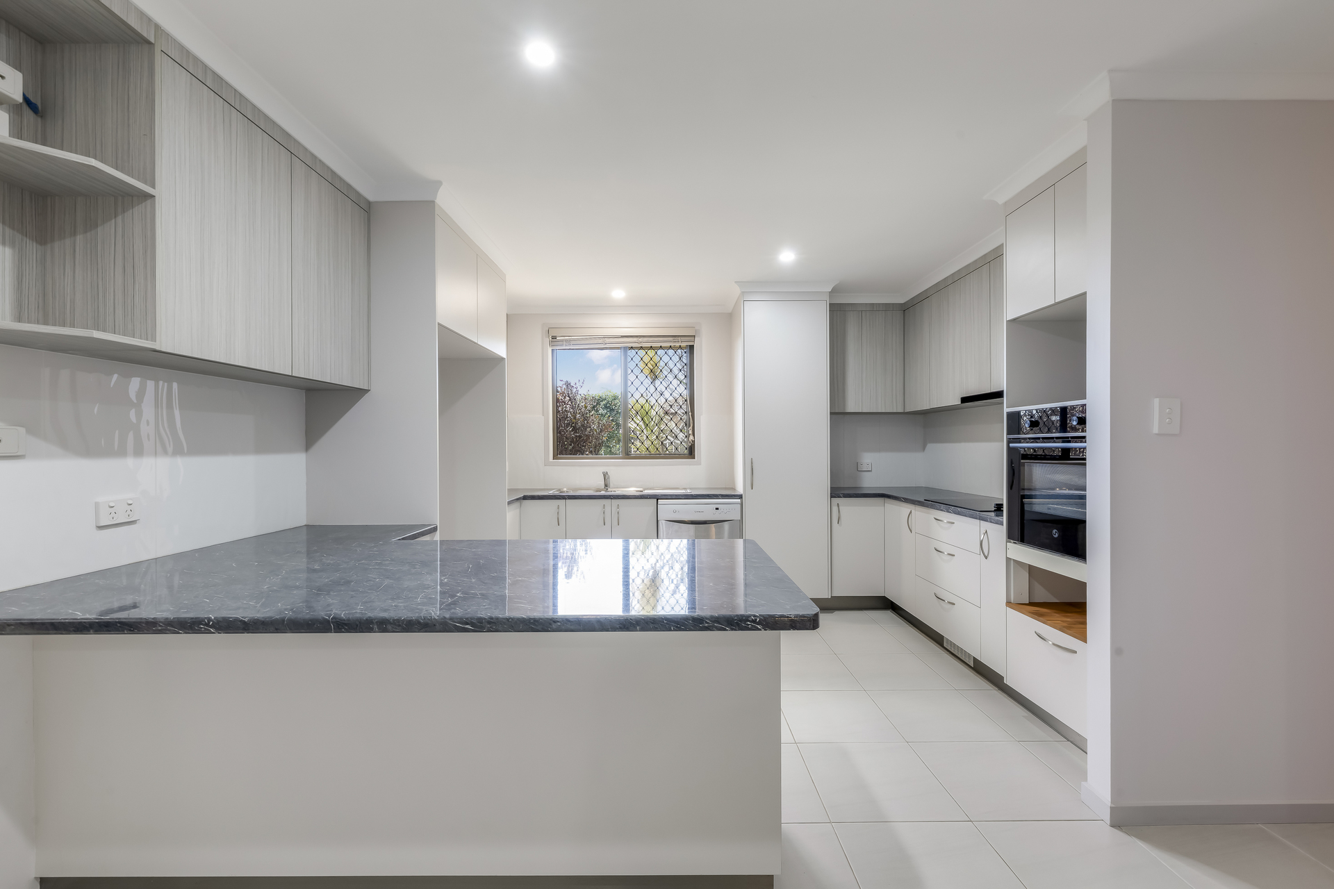 38 Sinclair Street, Avenell Heights  QLD  4670
